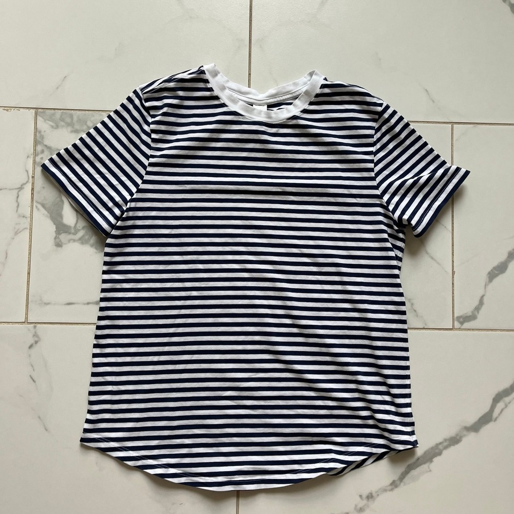 Lululemon Love Curved-Hem Crewneck T-Shirt navy and white stripe sz 4